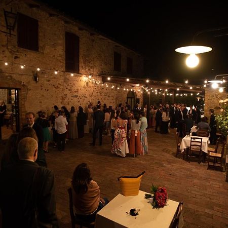 Albergo Ristorante Da Vestro Monticiano Eksteriør billede