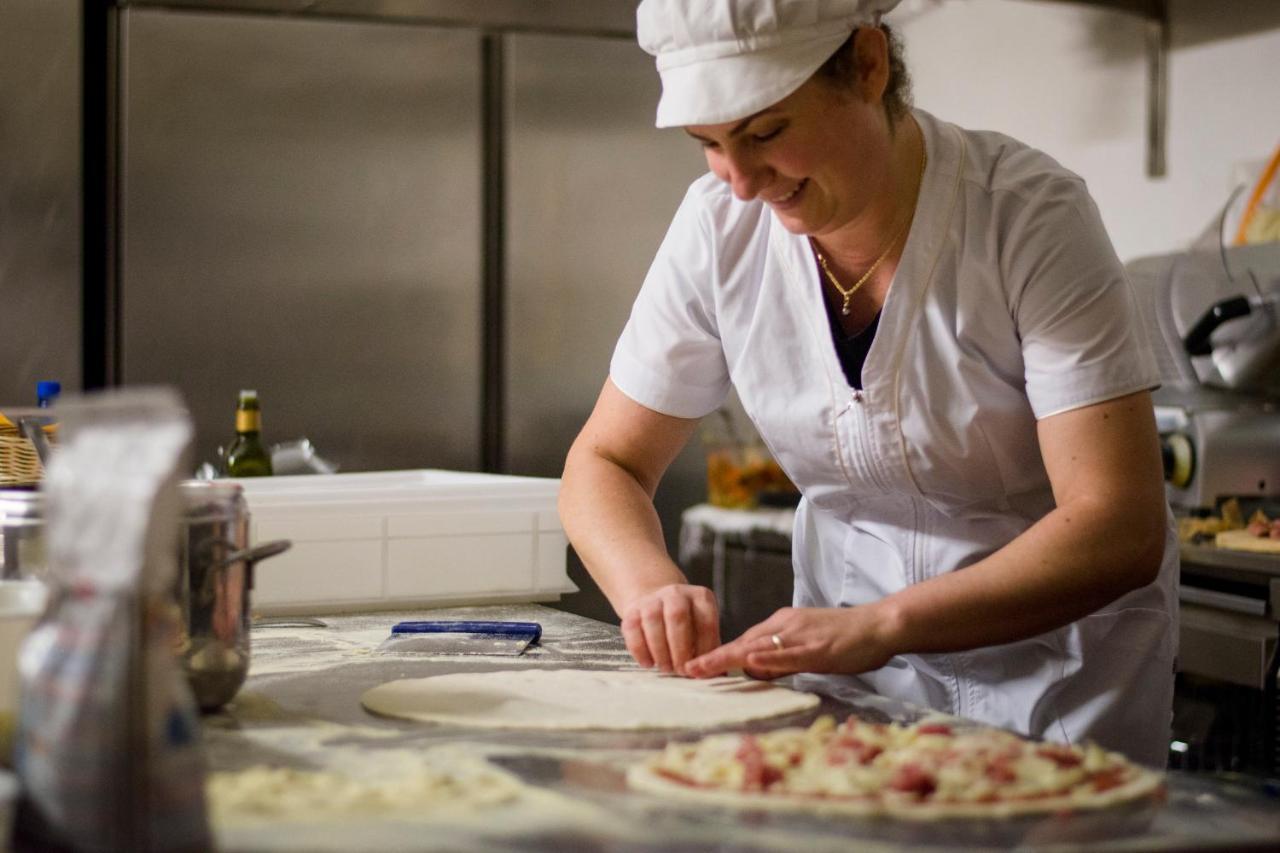 Albergo Ristorante Da Vestro Monticiano Eksteriør billede