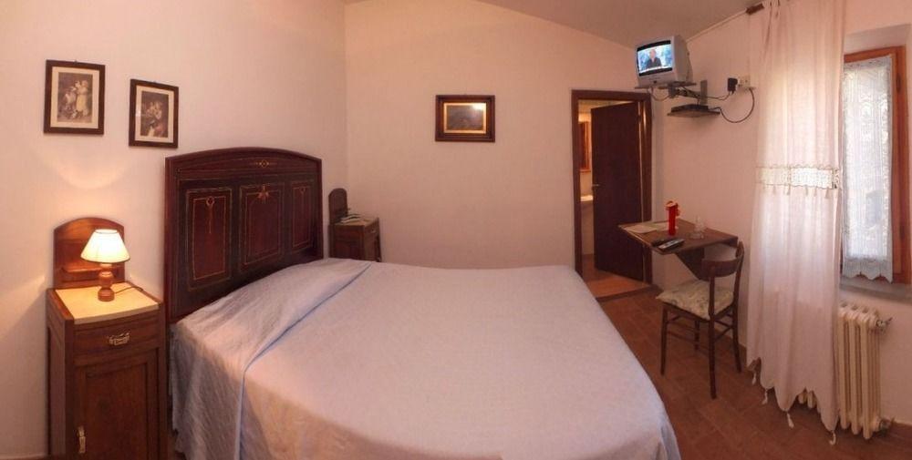 Albergo Ristorante Da Vestro Monticiano Eksteriør billede