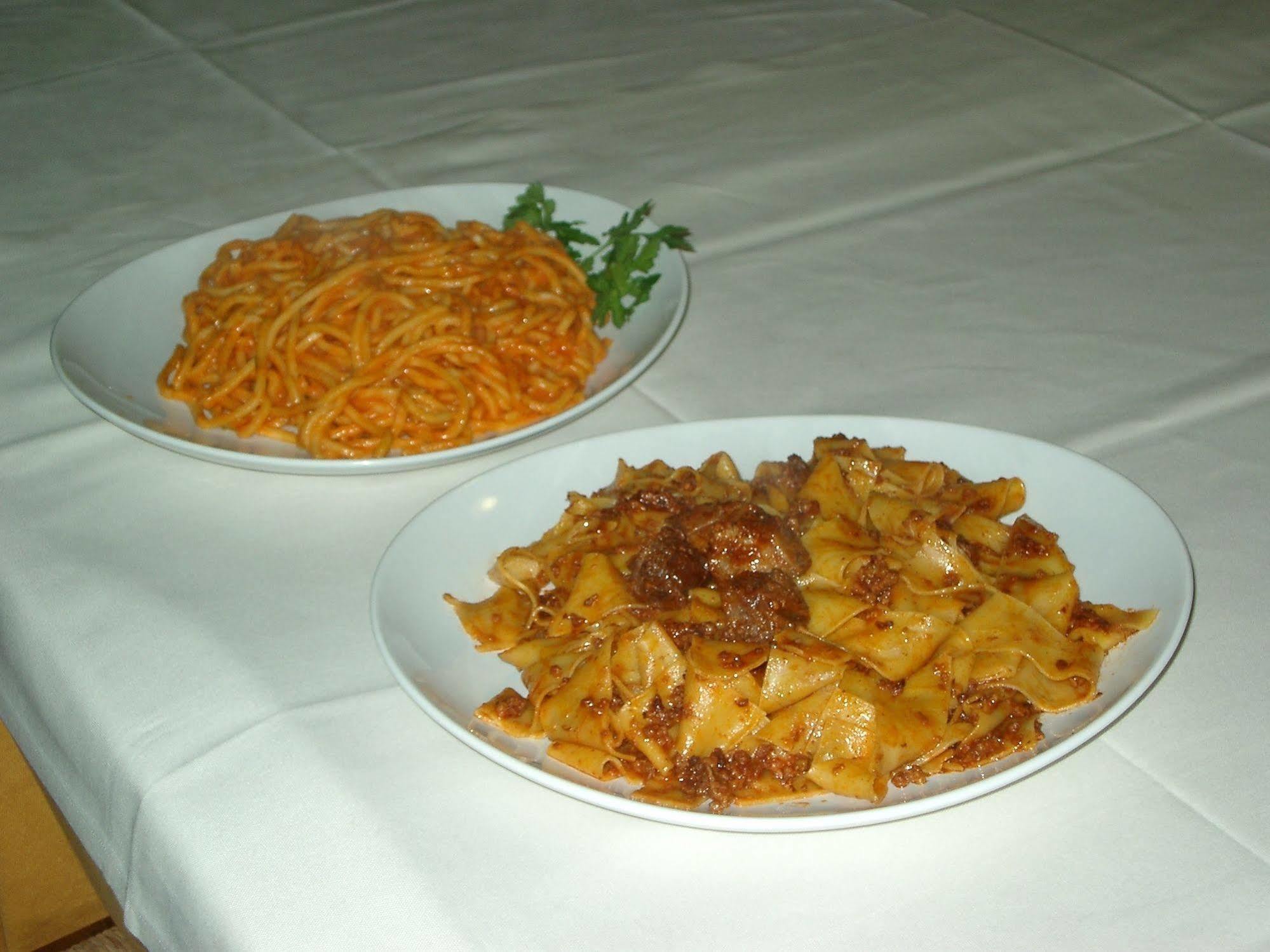 Albergo Ristorante Da Vestro Monticiano Eksteriør billede