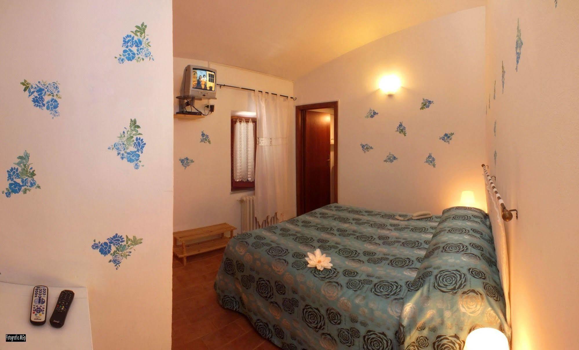 Albergo Ristorante Da Vestro Monticiano Eksteriør billede